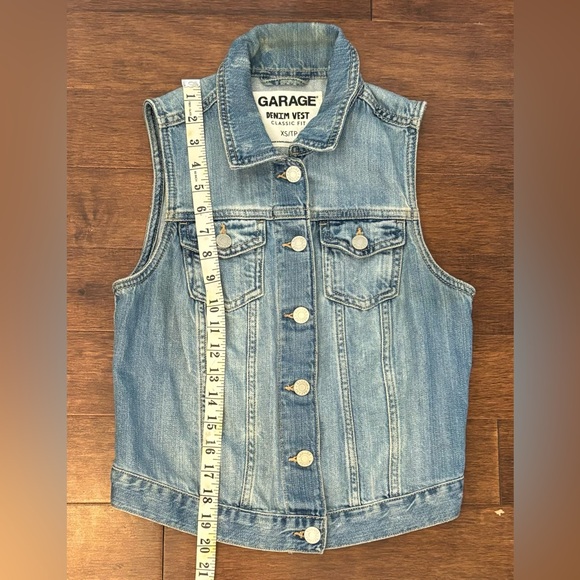 Sleeveless denim jacket - Picture 3 of 4